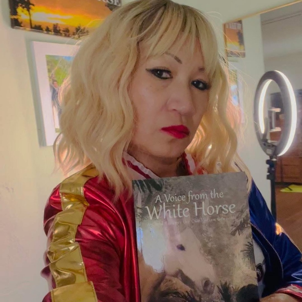 ( #0389) Autograph A Hard Copy “ A Voice from the White Horse Book” by Julie Lee - Picture 10 of 16